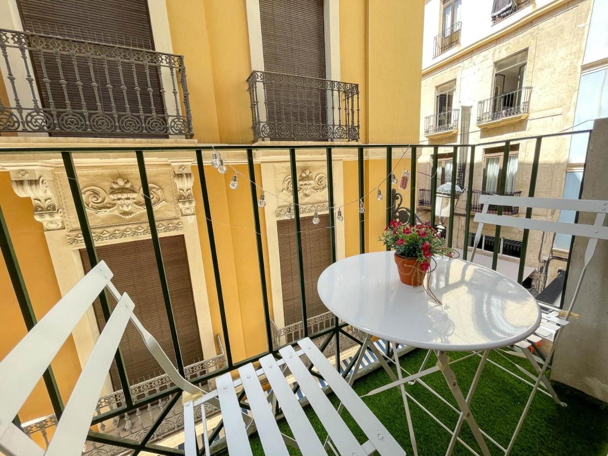 Apartamento Con Mucho Encanto En Pleno Centro 알리칸테 외부 사진